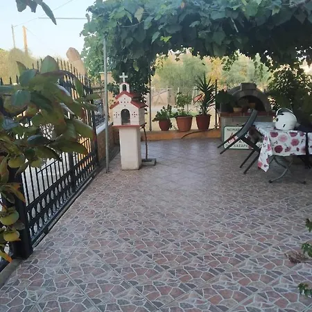 Babis House Apartman Limenária