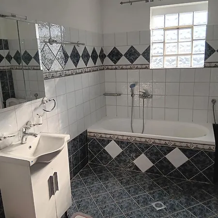 Babis House Apartman Limenária