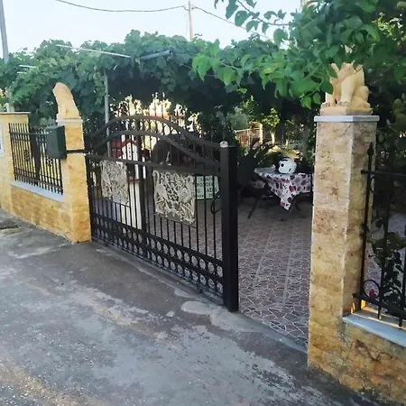 Babis House شقة يميناريا