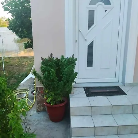 Babis House Apartment *