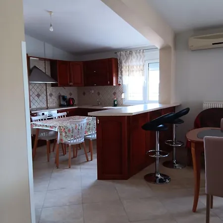 Babis House * يميناريا