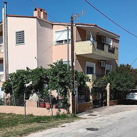 Babis House Apartment *