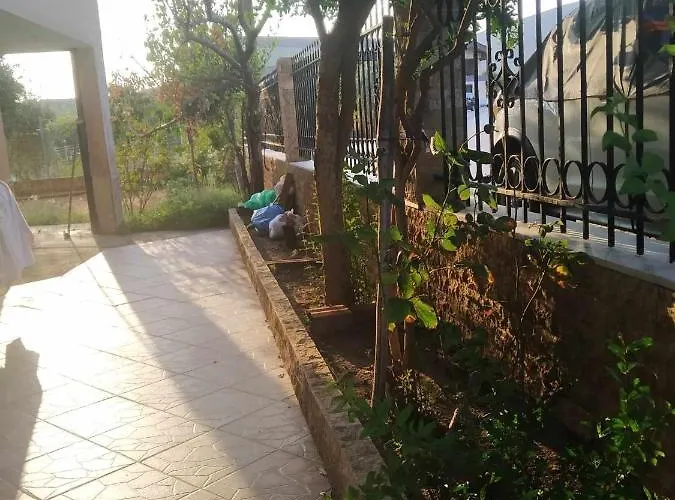 Апартаменты Babis House