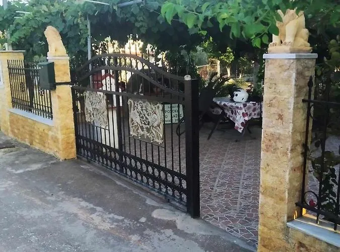 Babis House Апартаменты Лименария