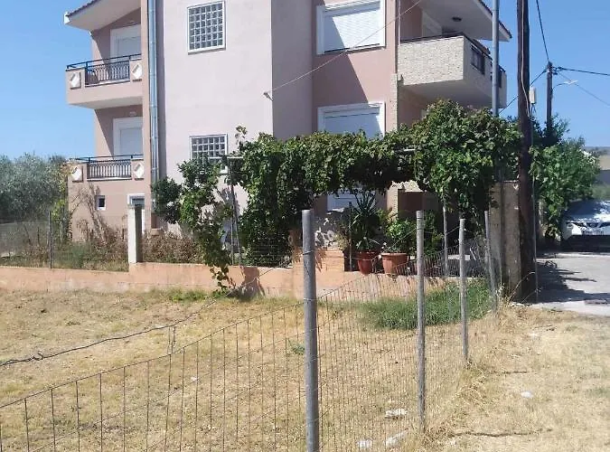 Апартаменты Babis House *