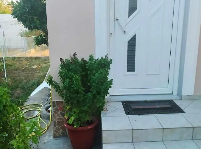 Babis House Апартаменты *