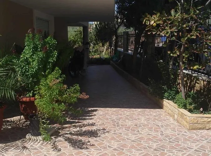 Апартаменты Babis House