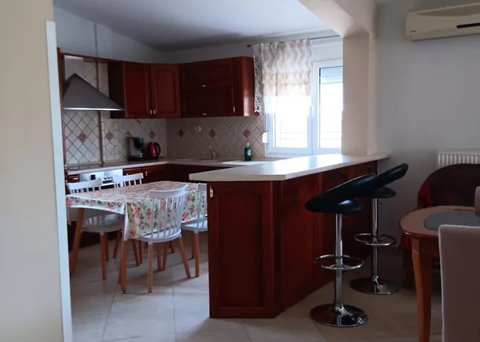 Babis House * Лименария