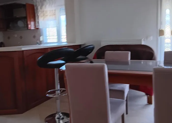 Апартаменты Babis House *