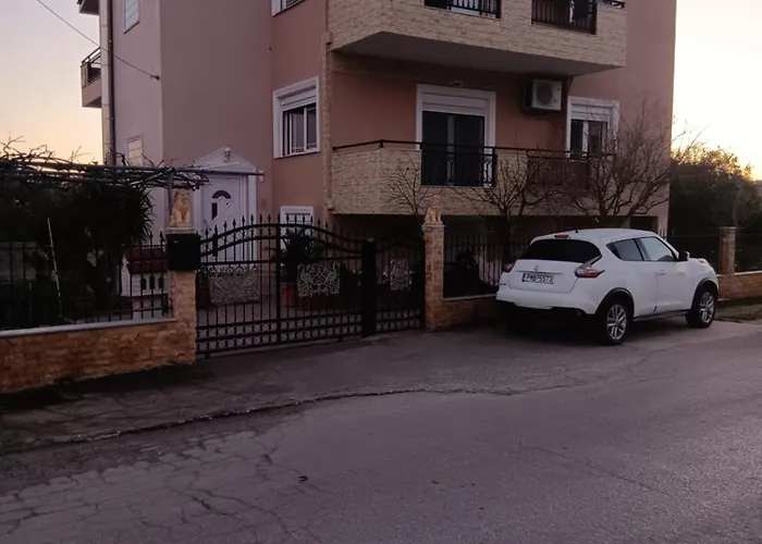 Babis House Лименария