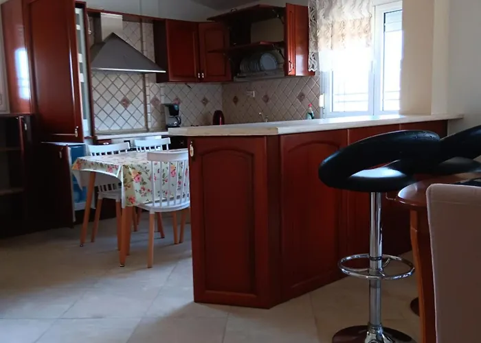 Babis House Лименария