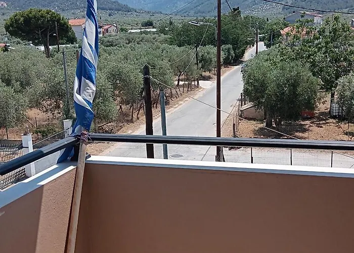 Апартаменты Babis House *